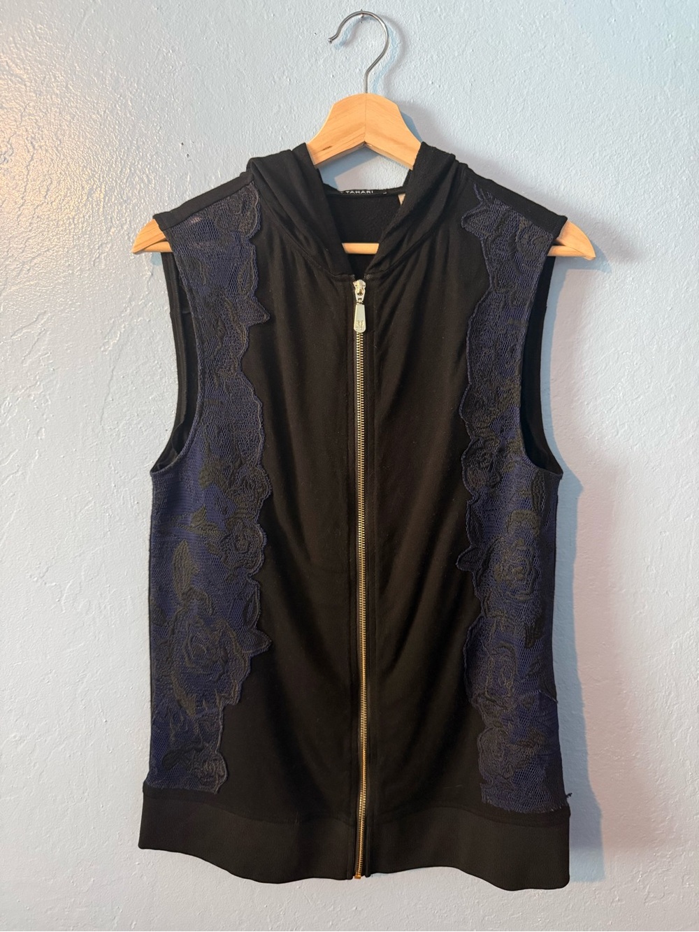 T Tahari Lacey Hooded Sleeveless Zip Navy Lace Panels - Picture 1 of 4